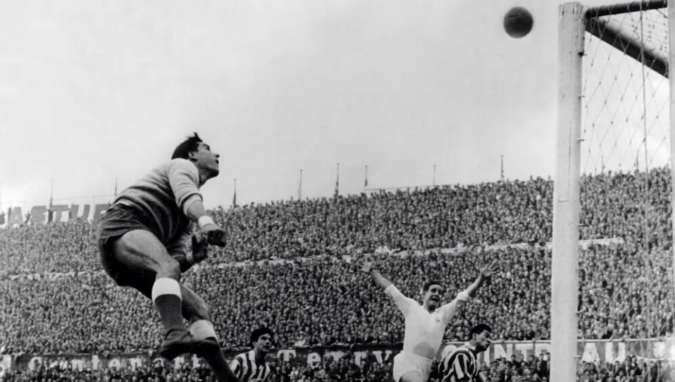 O outro d&eacute;rbi nas semifinais: Quando o Atleti de Vav&aacute; desafiou o Real de Pusk&aacute;s e Di St&eacute;fano