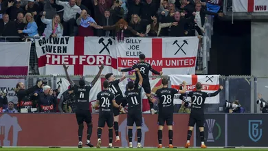 O West Ham sublinhou sua for&ccedil;a contra o AZ e vai &agrave; decis&atilde;o da Conference, sua primeira final europeia em 47 anos