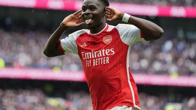 Segue o l&iacute;der! Arsenal vai com tudo e vence o cl&aacute;ssico contra o Tottenham