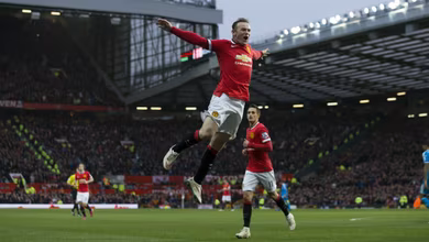 Rooney reencontra a rede e o protagonismo para dar vit&oacute;ria ao Manchester United