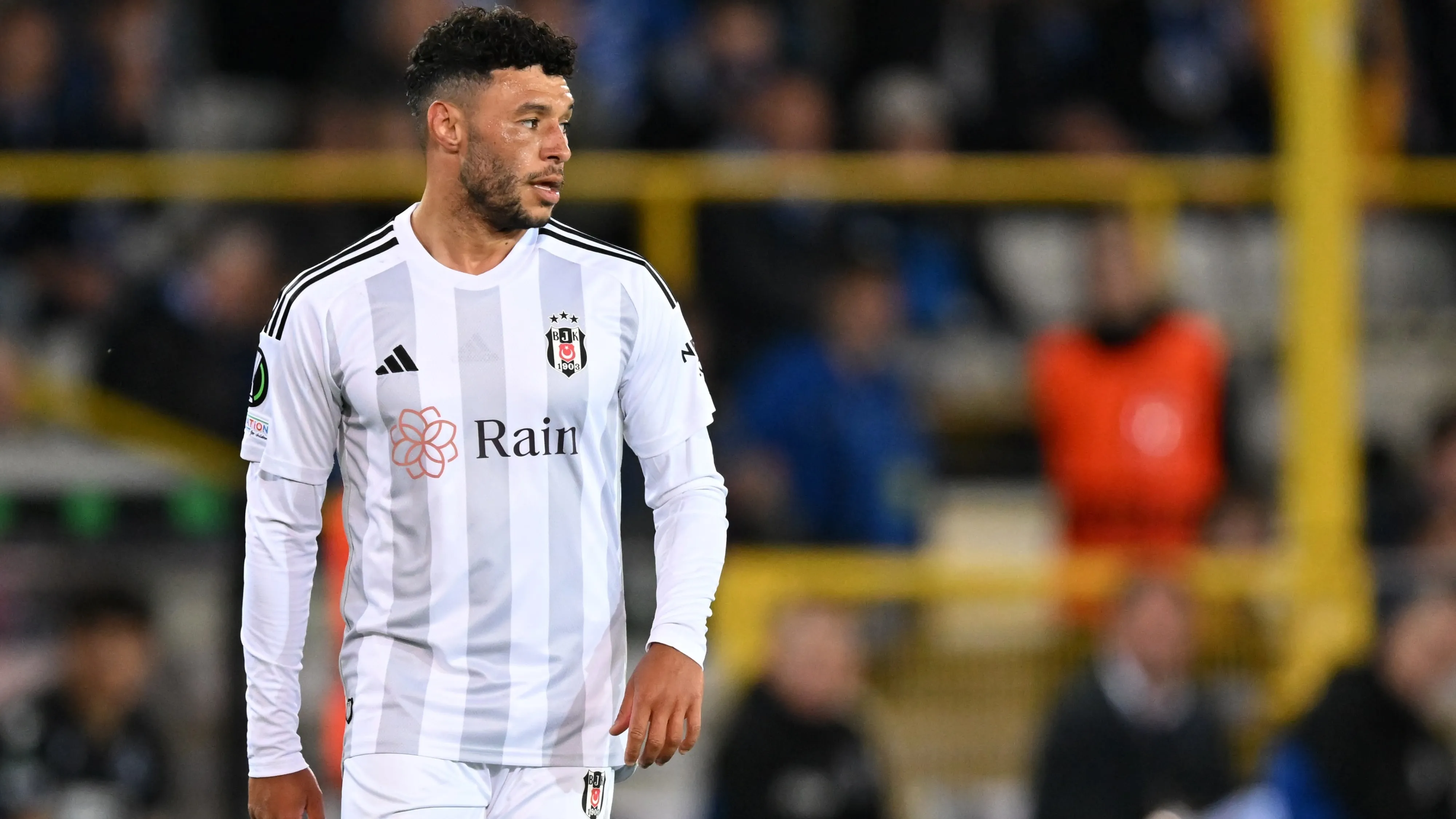 Chamberlain reclama do sil&ecirc;ncio do Liverpool e explica por que recusou Ar&aacute;bia Saudita