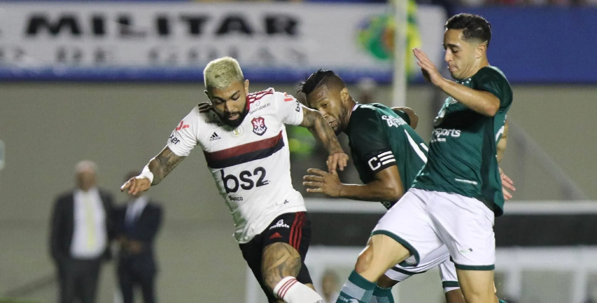 Reflexo do momento, o Goi&aacute;s 2&times;2 Flamengo teve um roteiro maluco num jogo que parecia trivial