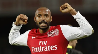 Wenger n&atilde;o descarta retorno de Henry em 2013