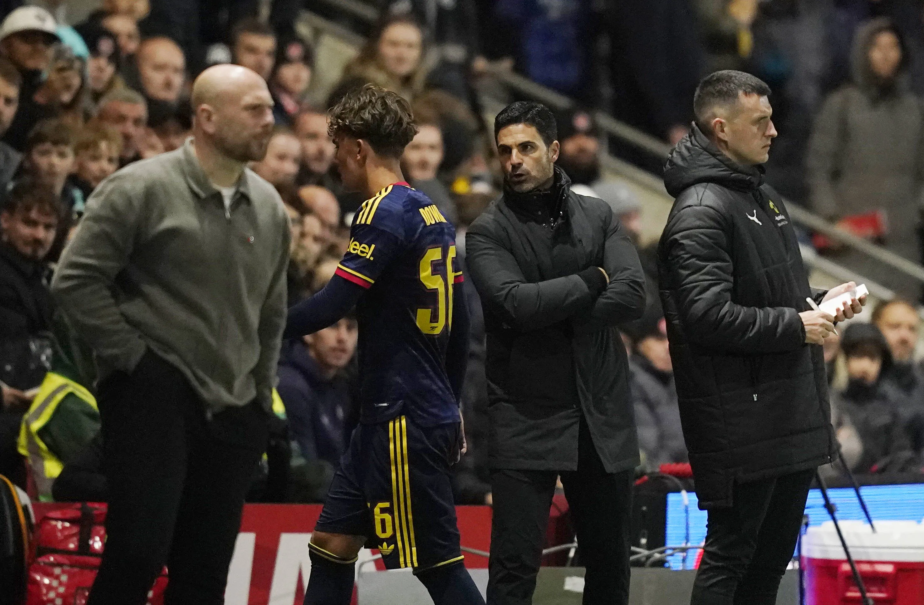 Momento em que Arteta repreende Max Dowman