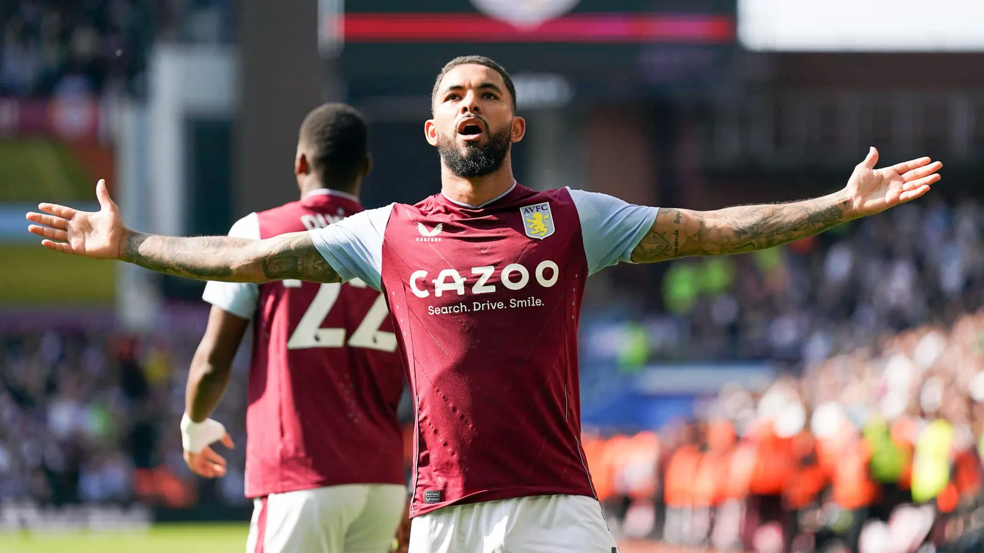 Foto: (IconSport) - Douglas Luiz pelo Aston Villa