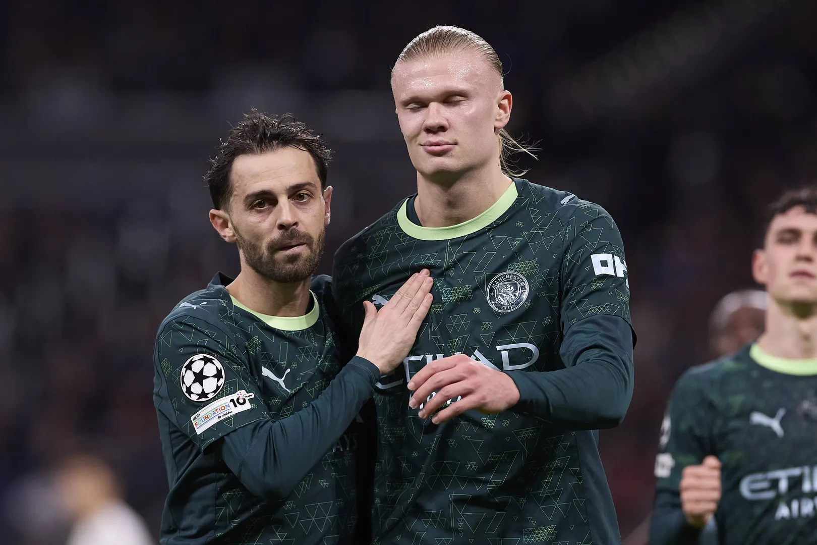Bernardo Silva e Haaland em jogo do City (Foto: Imago)