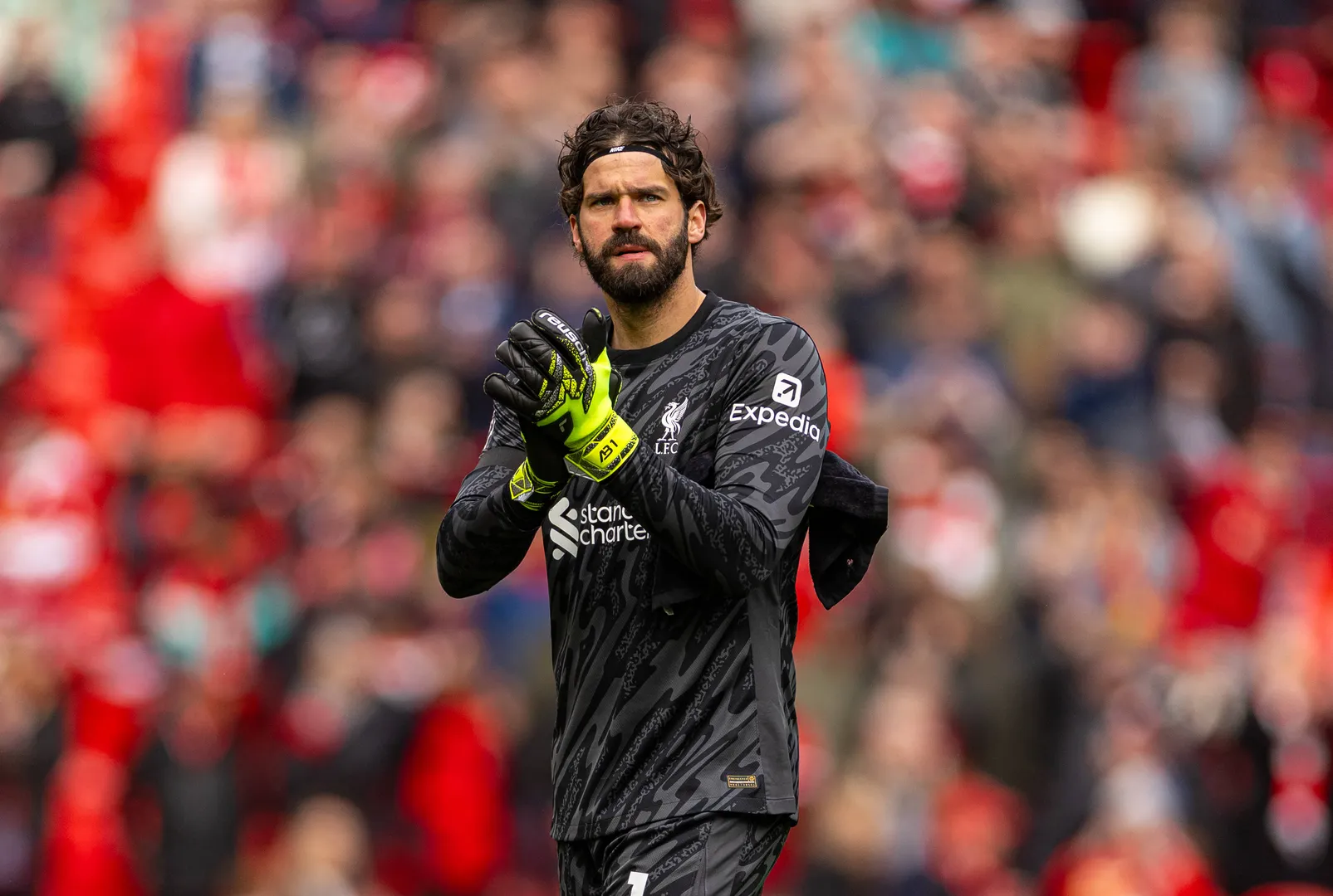 O goleiro brasileiro Alisson em partida pelo Liverpool