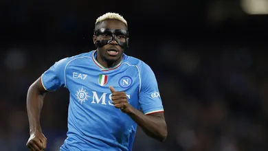 De sa&iacute;da do Napoli, Osimhen elege Premier League como seu Plano A