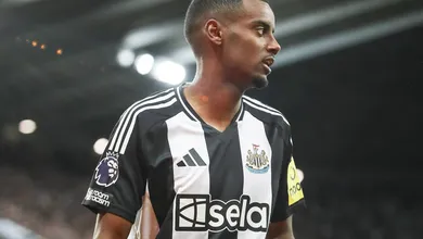 Lenda do Newcastle: &lsquo;Se eu fosse Isak, demitiria o agente imediatamente&rsquo;