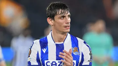 Robin Le Normand, da Real Sociedad, segue os passos de Laporte e vai defender a sele&ccedil;&atilde;o espanhola