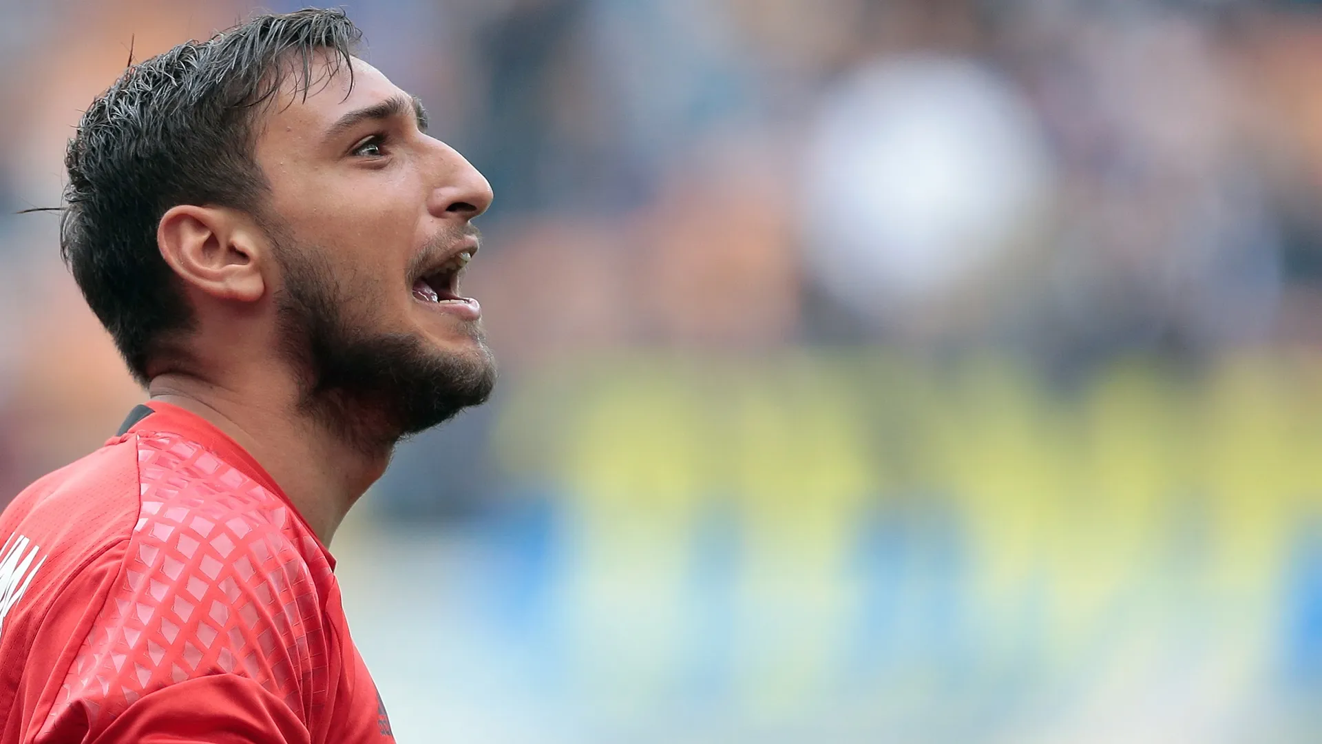 Como segurar Donnarumma? Milan pensa em aumento e faixa de capit&atilde;o