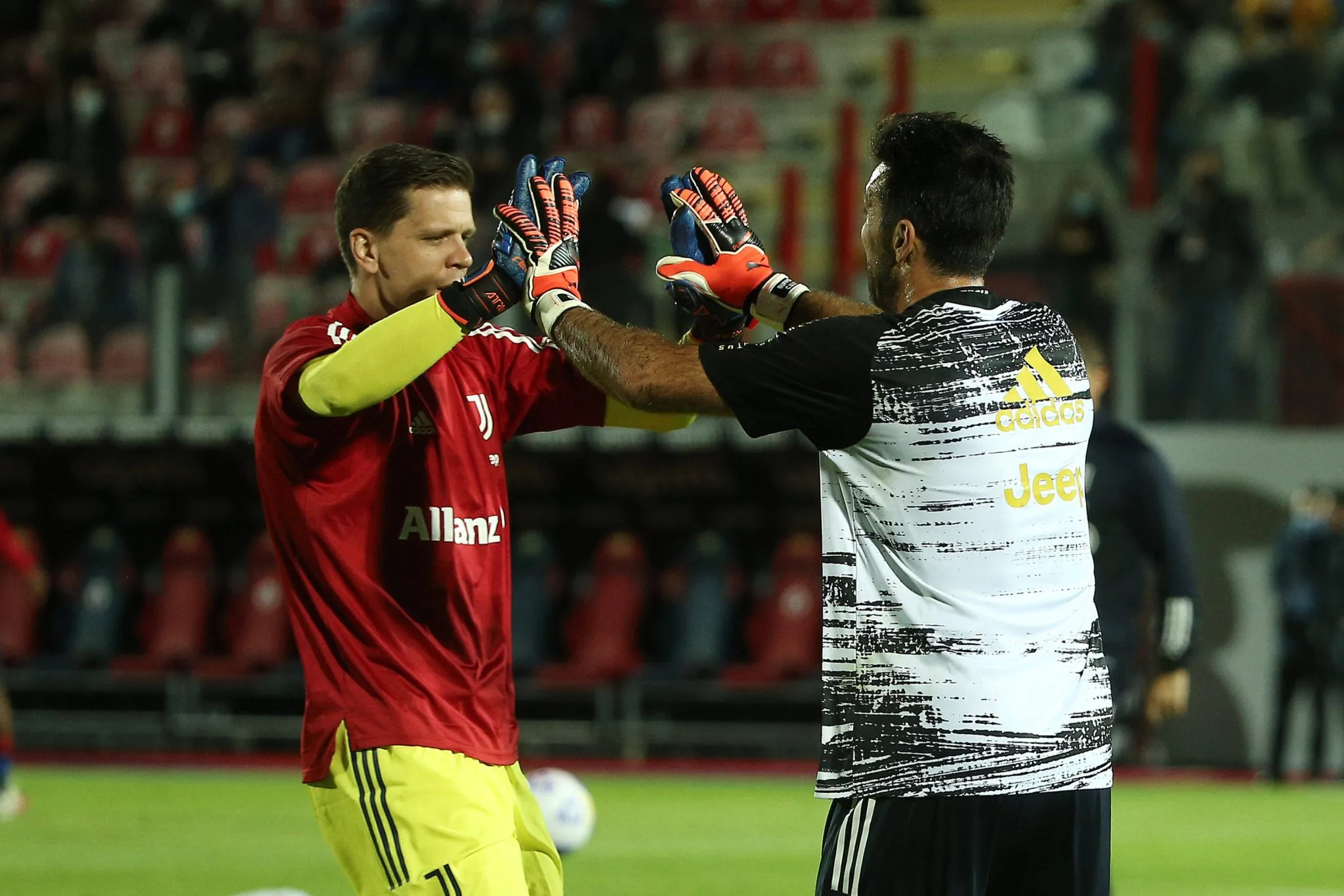 Buffon e Szczesny atuaram lado a lado pela Juventus 