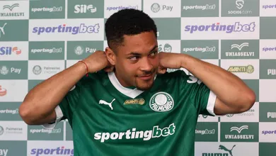 Como Keirrison convenceu Vitor Roque a deixar o Betis para jogar no Palmeiras?