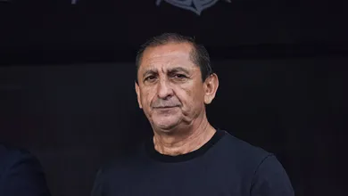 Ram&oacute;n Diaz responde &agrave; primeira consulta do Santos, que segue em busca de treinador