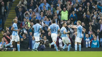 Manchester City e Arsenal crescem durante queda do United e come&ccedil;am a afunilar briga pelo t&iacute;tulo