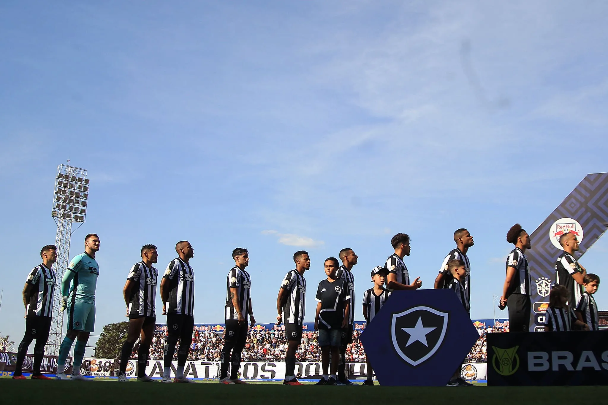 Perda da lideran&ccedil;a do Brasileiro &eacute; detalhe em meio a crise t&eacute;cnica e emocional do Botafogo