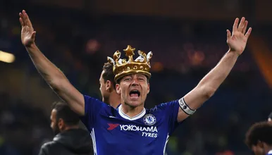 Na volta dos campe&otilde;es, Terry teve talvez a &uacute;ltima chance de celebrar um gol com sua torcida