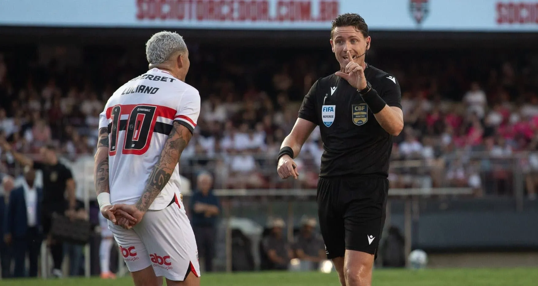 S&atilde;o Paulo de Crespo fica sem resposta para Palmeiras, mas &eacute; preciso falar da arbitragem