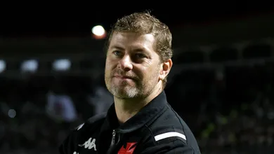 Interino do Vasco s&oacute; est&aacute; atr&aacute;s de Artur Jorge e Abel Ferreira em ranking do Brasileiro