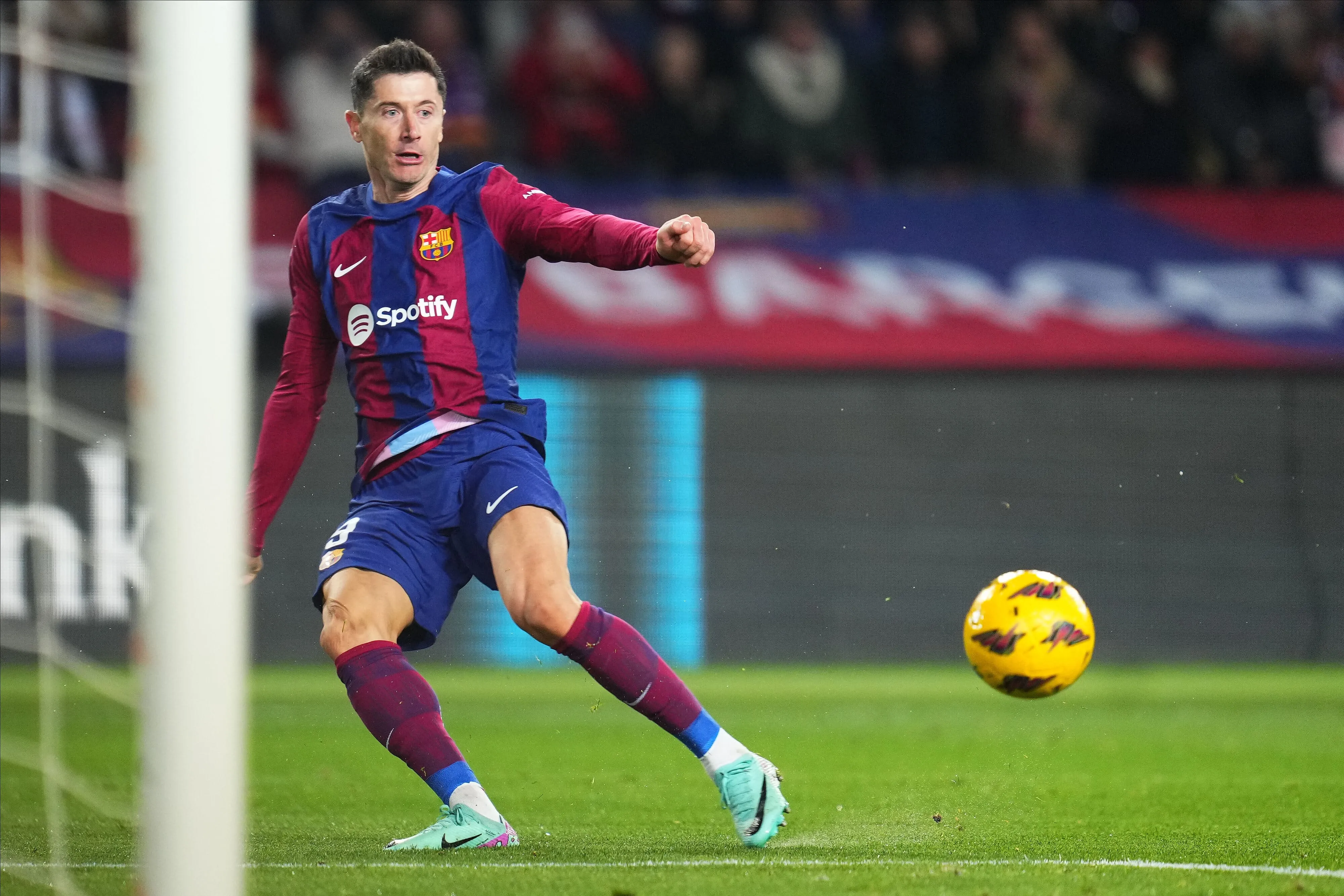 Com Vitor Roque relacionado, Barcelona tenta seguir perseguindo l&iacute;deres da La Liga diante do Las Palmas
