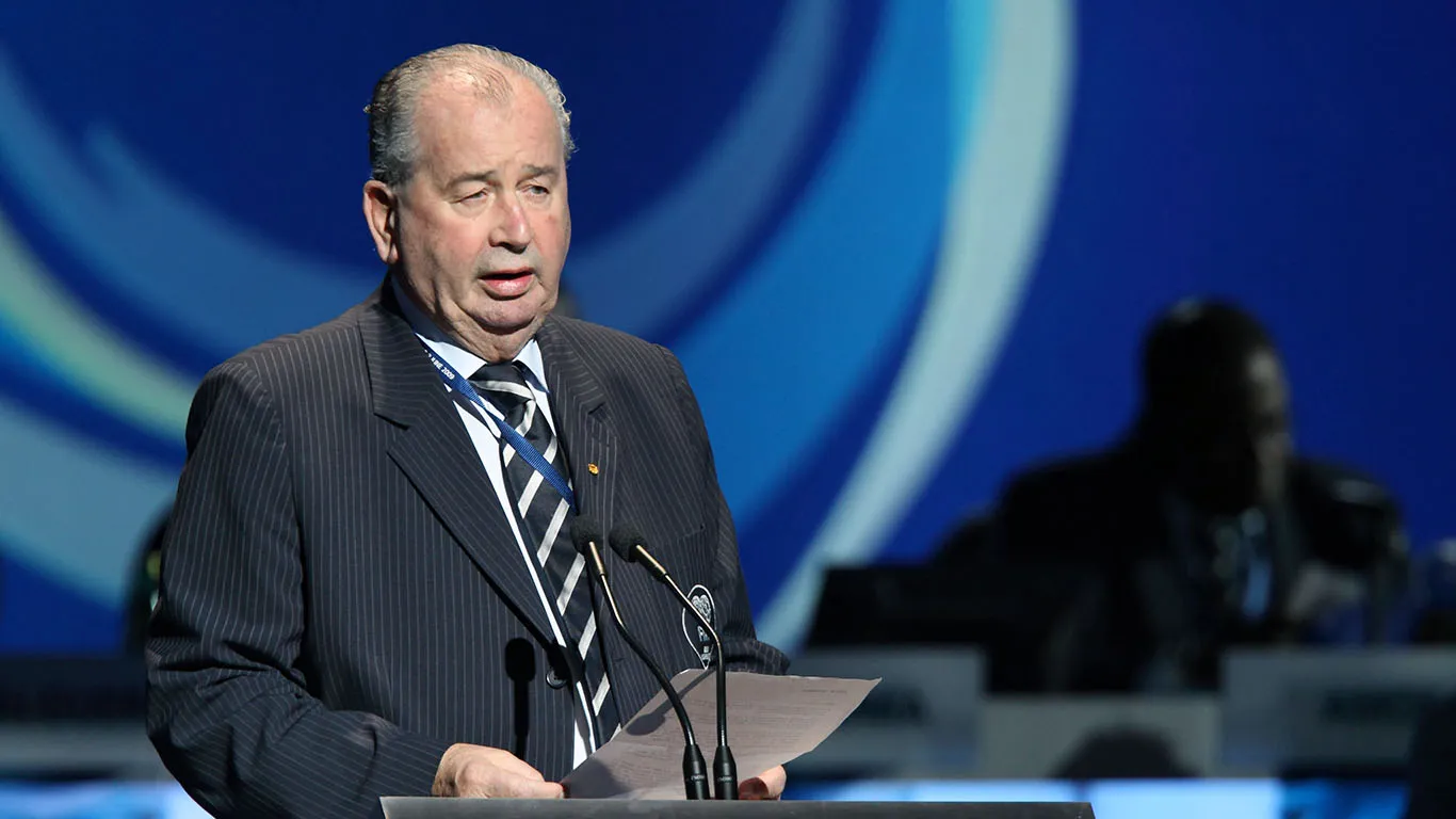 O poder de Burzaco na AFA o permitia mudar hor&aacute;rios dos jogos com aval de Grondona
