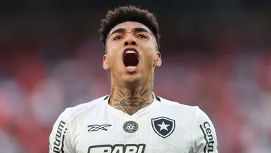 Botafogo tem rodada perfeita, vence Athletico e quebra tabu enorme fora de casa