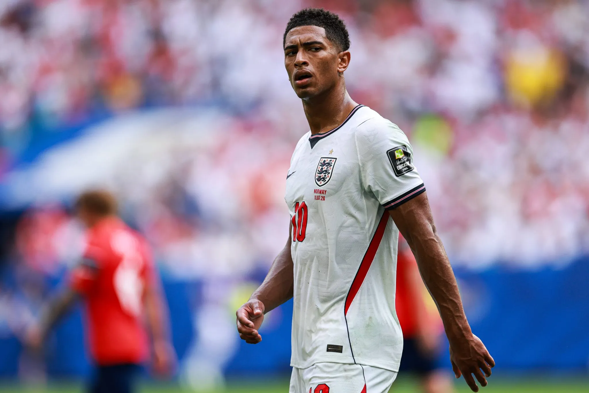 Jude Bellingham em atua&ccedil;&atilde;o pela sele&ccedil;&atilde;o da Inglaterra (Foto: IMAGO / VCG)