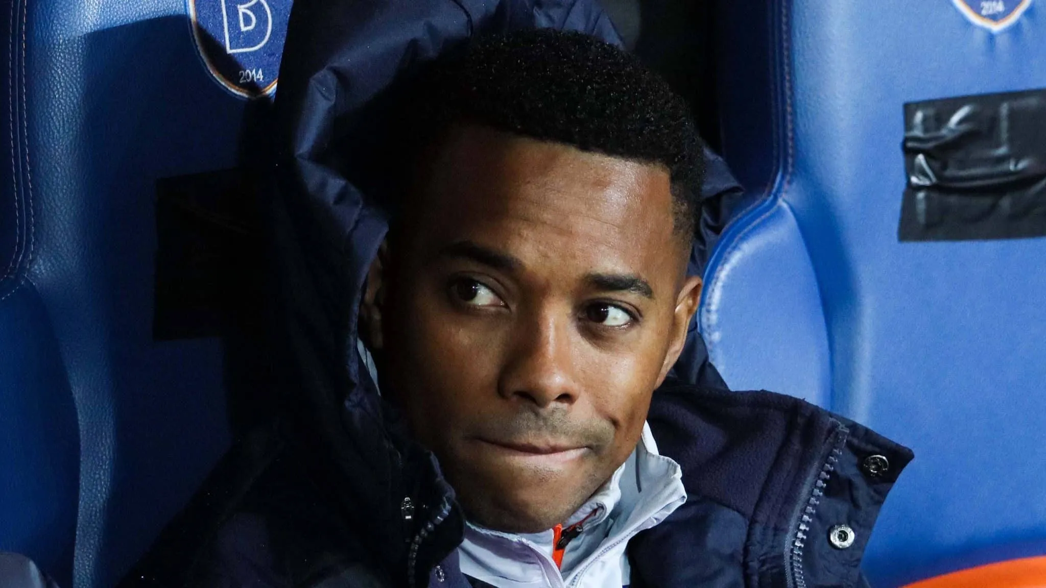 Robinho &eacute; preso em Santos e vai cumprir pena no Complexo do Trememb&eacute;