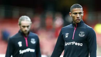T&eacute;cnico do Everton diz que pode usar Richarlison como centroavante