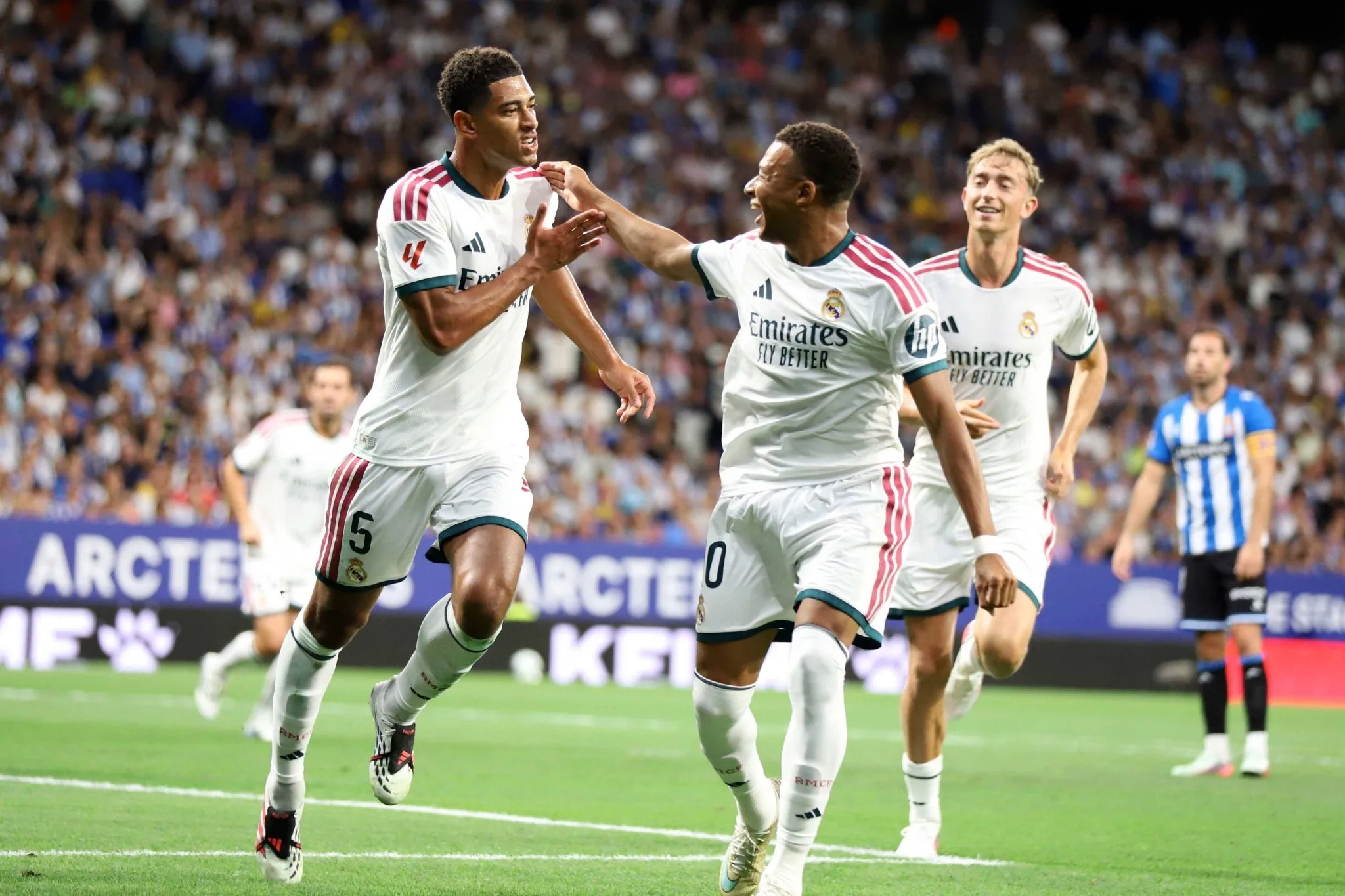 Bellingham e Mbapp&eacute; ap&oacute;s gol do Real Madrid