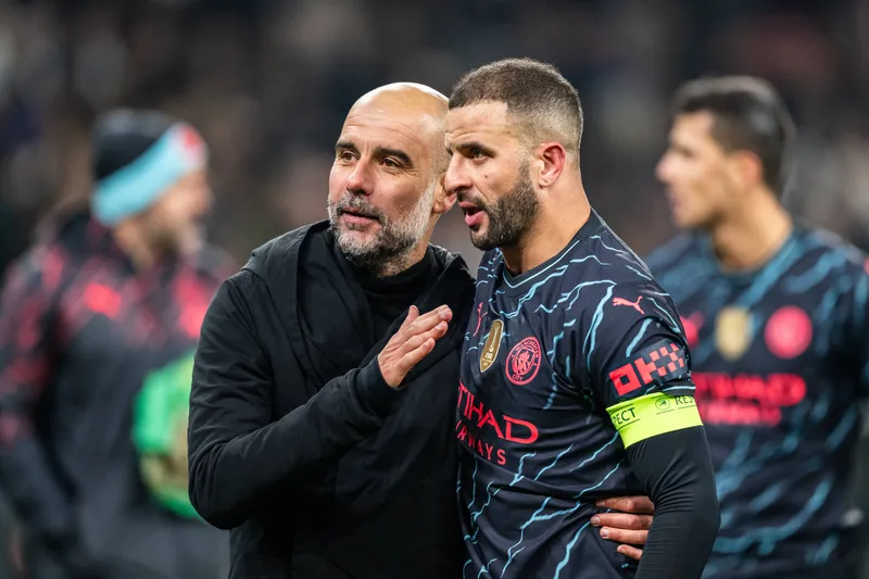 Guardiola e Walker ap&oacute;s jogo do Manchester City 