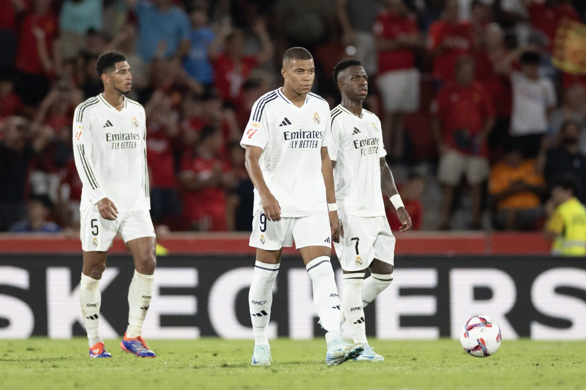 Bellingham, Mbapp&eacute; e Vini Jr deixaram defensor desesperado: &lsquo;Orei a Deus&rsquo;