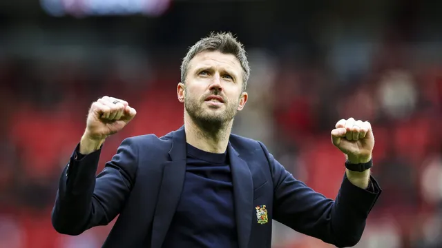 &lsquo;Dar a vida por Carrick&rsquo;: Destaque do United mostra diferen&ccedil;a do t&eacute;cnico atual com Amorim