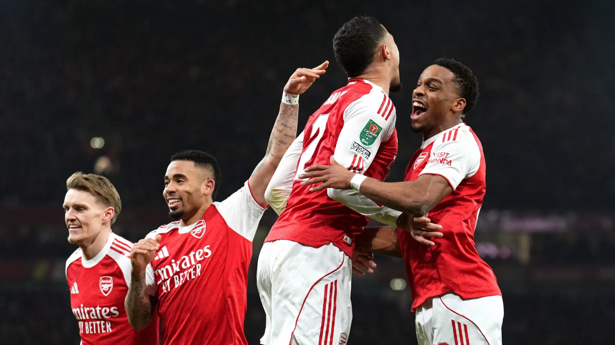 Arsenal avan&ccedil;a no sufoco e conta com ajuda rival em jogo especial para Gabriel Jesus