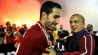 Como atrair uma multid&atilde;o para um jogo de estrelas no mundo &aacute;rabe? Com Ronaldinho e, claro, Aboutrika