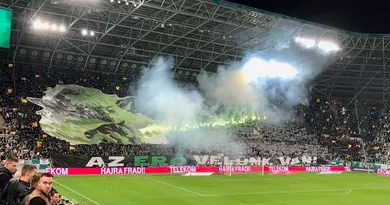 A torcida do Ferencv&aacute;ros criou um mosaico do Mestre Yoda e teve at&eacute; sabre de luz feito com sinalizadores