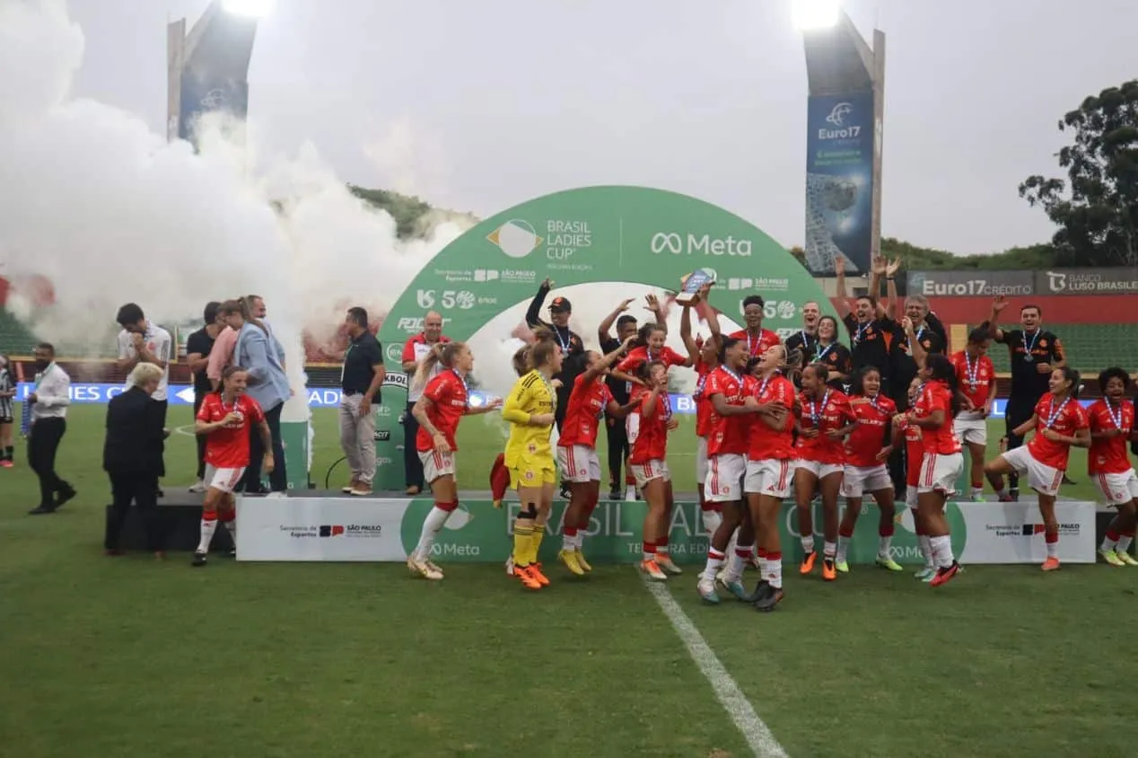 T&iacute;tulos e campanha hist&oacute;rica na Libertadores: Gurias Coloradas tiveram 2023 para ser celebrado