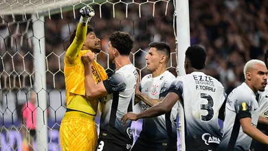 Com roteiro perfeito, t&iacute;tulo do Corinthians cura torcida ferida e premia elenco resiliente