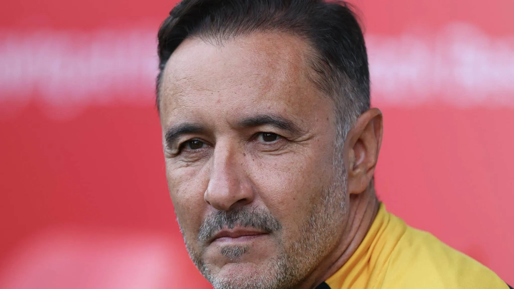 V&iacute;tor Pereira libera atacante de R$ 167 milh&otilde;es e Wolverhampton tem preju&iacute;zo milion&aacute;rio