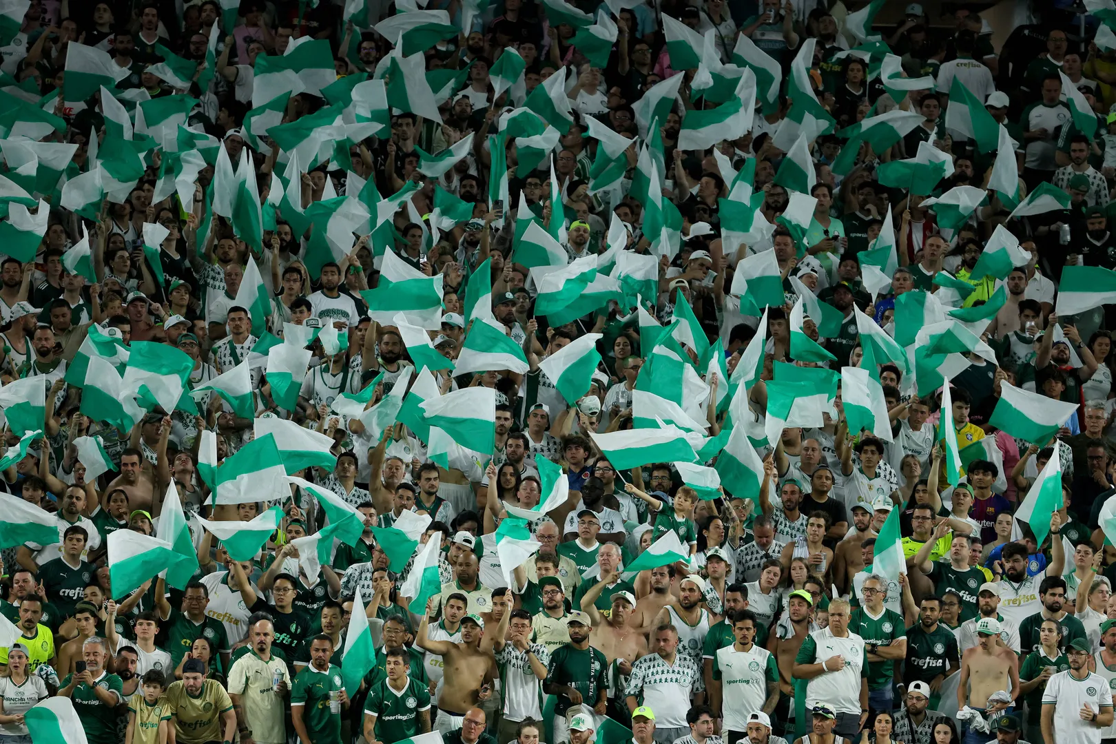 Torcida do Palmeiras em jogo no Hard Rock Stadium