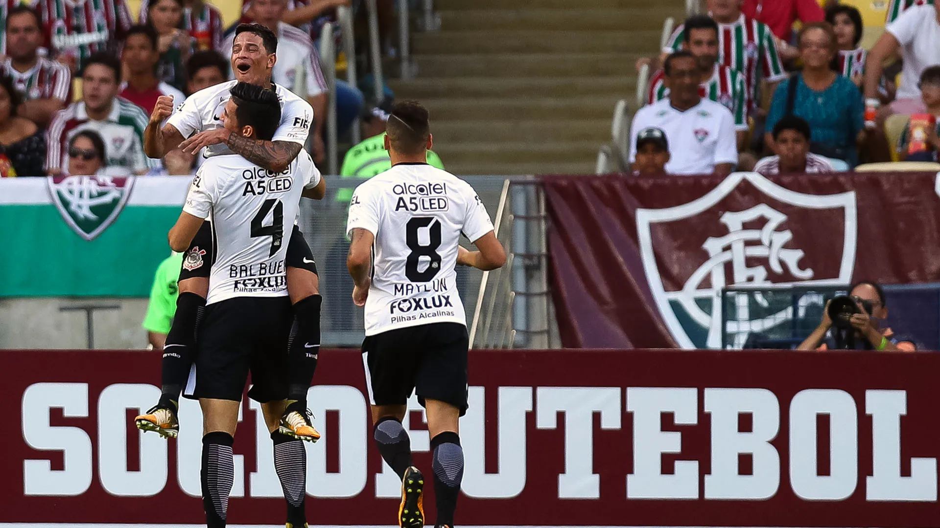 Depois de Flamengo e Santos vencerem, efici&ecirc;ncia do Corinthians para vencer &eacute; crucial