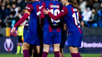 Supercopa Feminina da Espanha: Levante n&atilde;o v&ecirc; a cor da bola na final, e Barcelona conquista mais um t&iacute;tulo