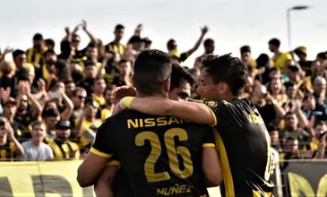 Apesar das prova&ccedil;&otilde;es, o Pe&ntilde;arol voltou a celebrar no Uruguai, com a conquista do Apertura