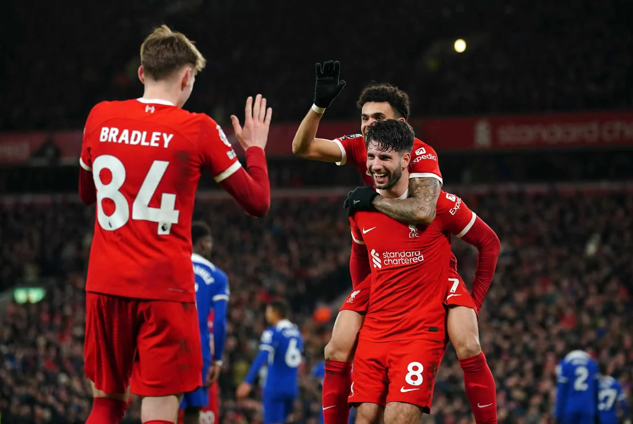 No &lsquo;ensaio&rsquo; para final da Copa da Liga, o Liverpool mostrou que &eacute; (muito) superior e passeou contra o Chelsea