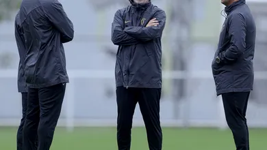 Como Mano Menezes virou &lsquo;especialista&rsquo; em reformula&ccedil;&otilde;es no Corinthians