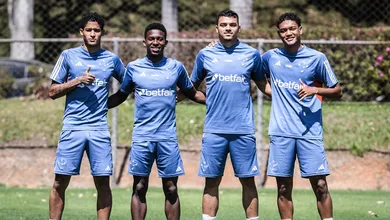 Seabra cumpre promessa e destaques da base s&atilde;o integrados ao profissional do Cruzeiro