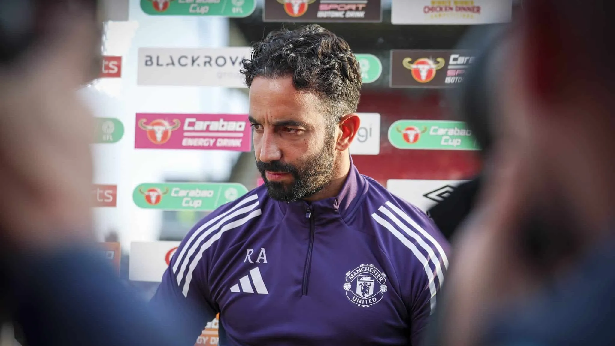 &lsquo;&Agrave;s vezes, odeio meus jogadores, &agrave;s vezes, amo&rsquo;: R&uacute;ben Amorim desabafa ap&oacute;s vexame do United