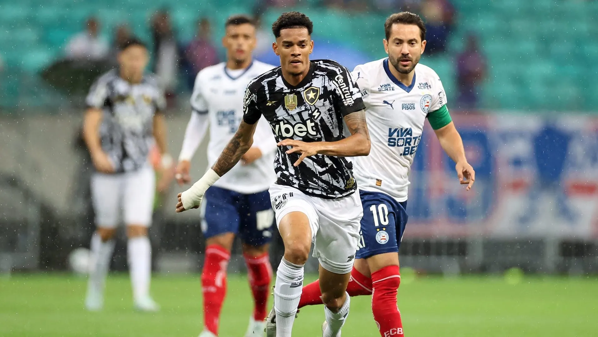 Em Salvador, Bahia supera Botafogo pelo Campeonato Brasileiro