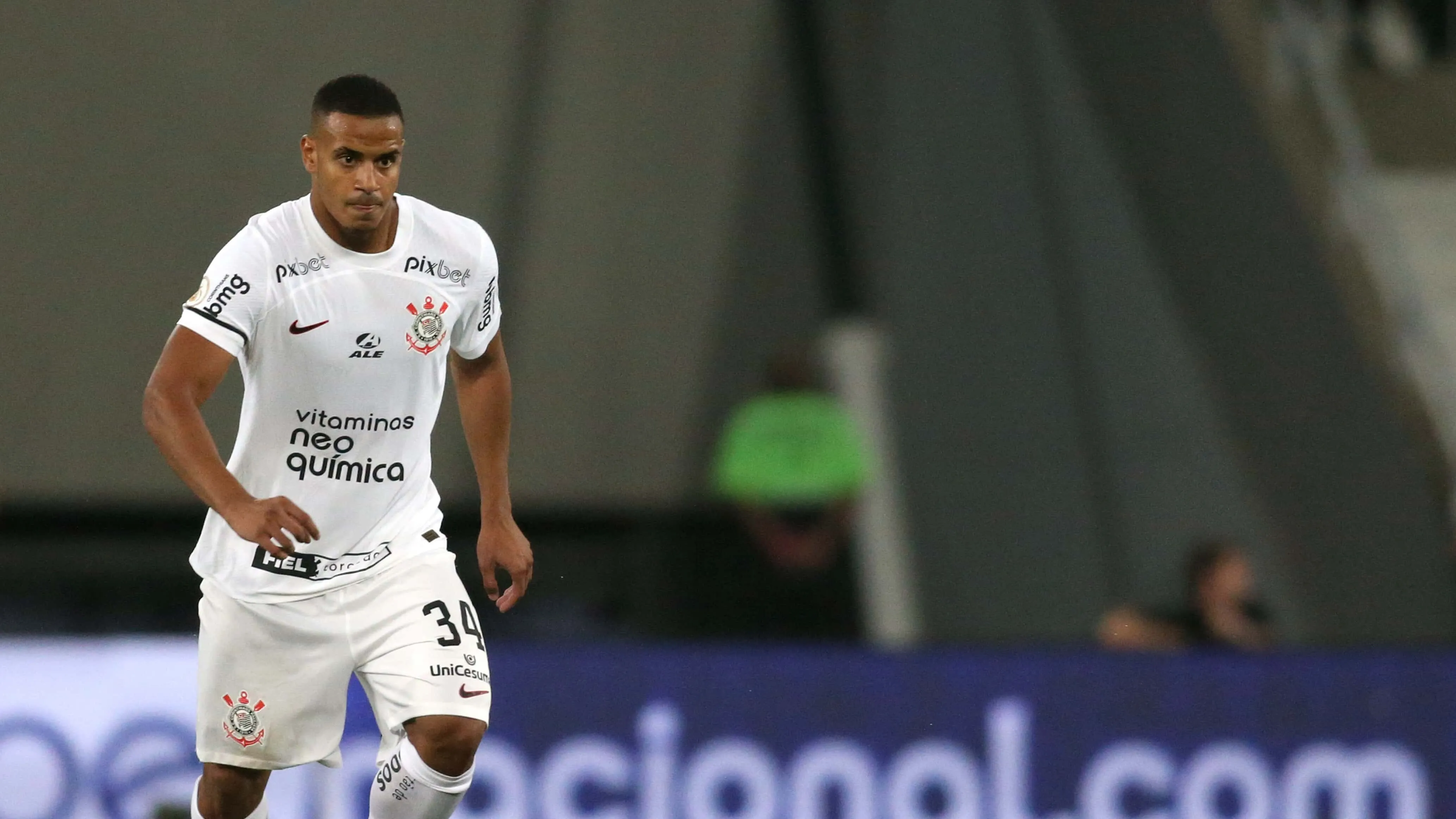 De op&ccedil;&atilde;o no banco a alvo do Napoli: Murillo vira pilar do Corinthians em quatro meses