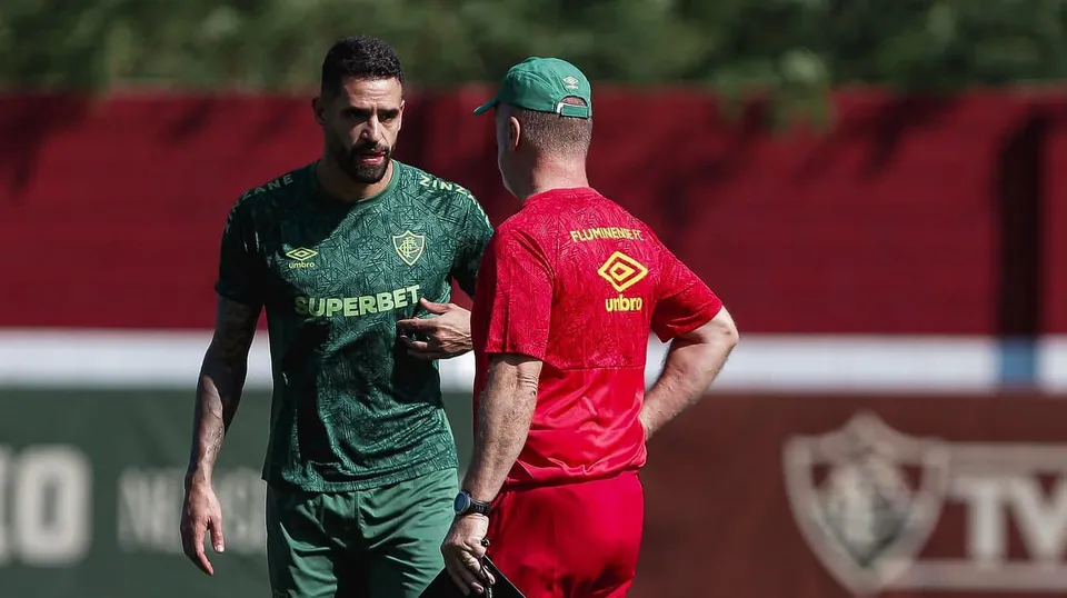 Renato Augusto ganhou for&ccedil;a com a chegada de Mano Menezes ao Fluminense (Foto: LUCAS MER&Ccedil;ON / FLUMINENSE FC)